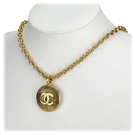 chanel gold necklaces for women.